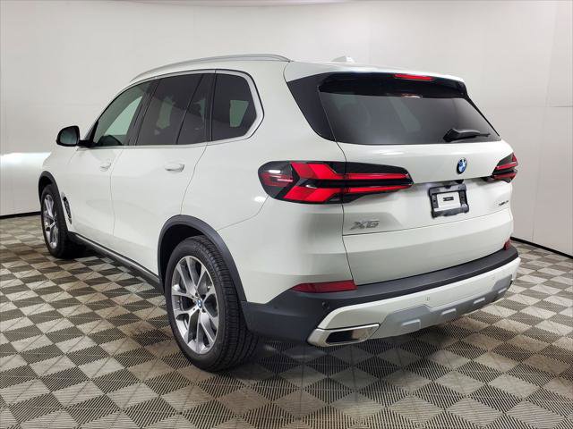 Used 2025 BMW X5 xDrive40i w/ Parking Assistance Package AWD/4WD image 8
