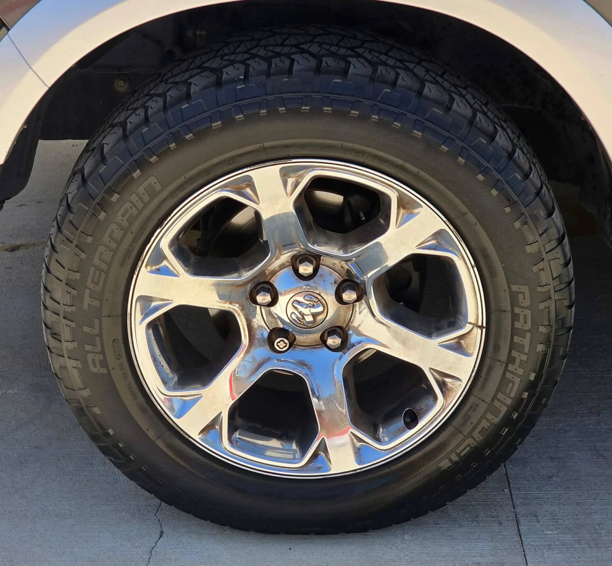 Used 2016 RAM 1500 Laramie w/ Convenience Group AWD/4WD image 40
