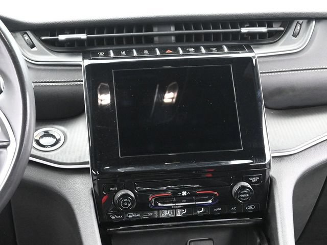 Used 2024 Jeep Grand Cherokee Laredo AWD/4WD image 26
