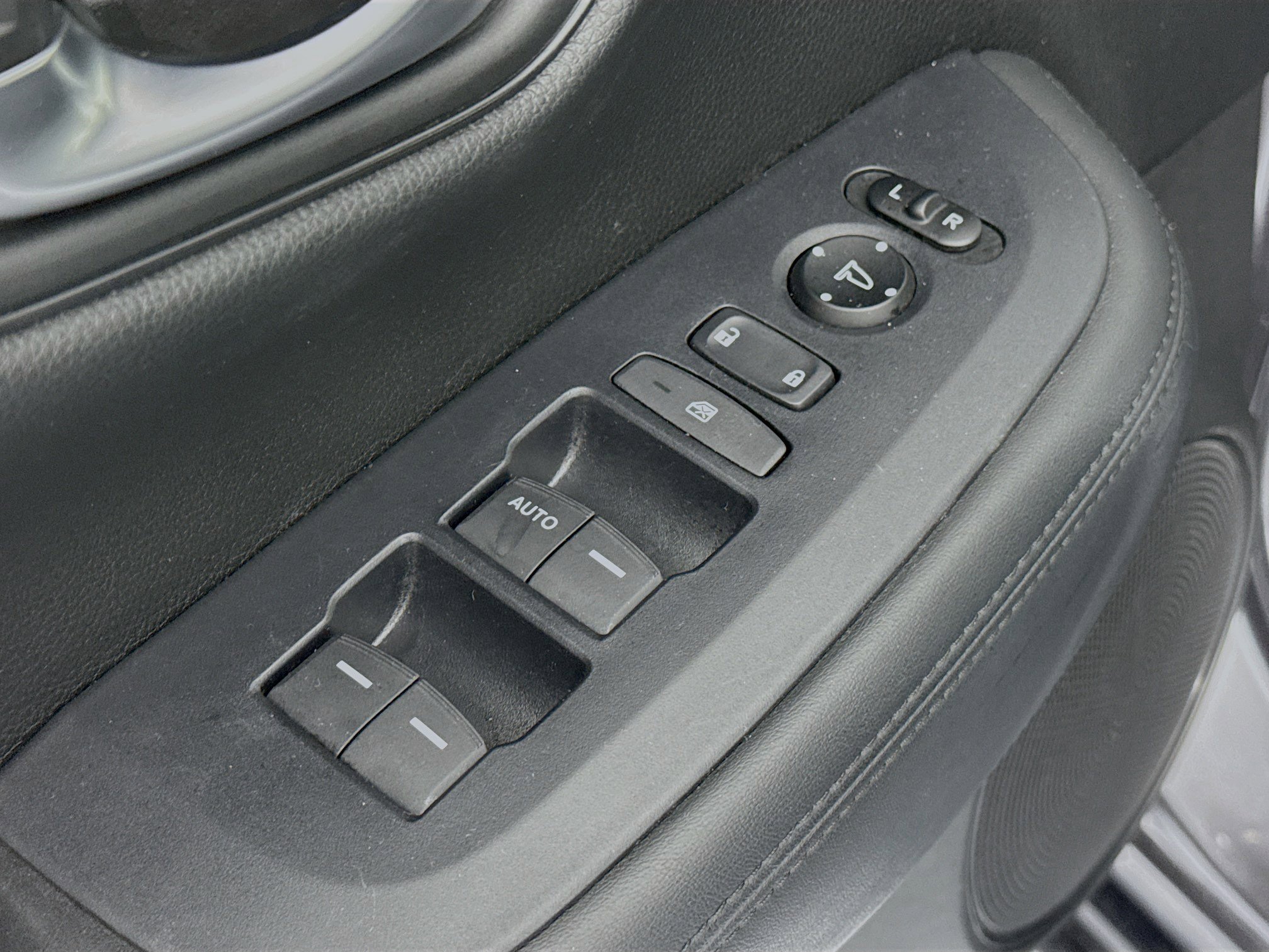 Certified 2023 Honda HR-V LX image 17