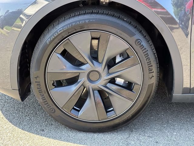 Used 2024 Tesla Model Y Long Range AWD/4WD image 7