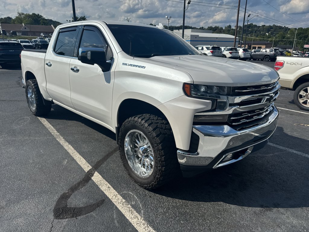 Used 2020 Chevrolet Silverado 1500 LTZ w/ LTZ Plus Package AWD/4WD image 3