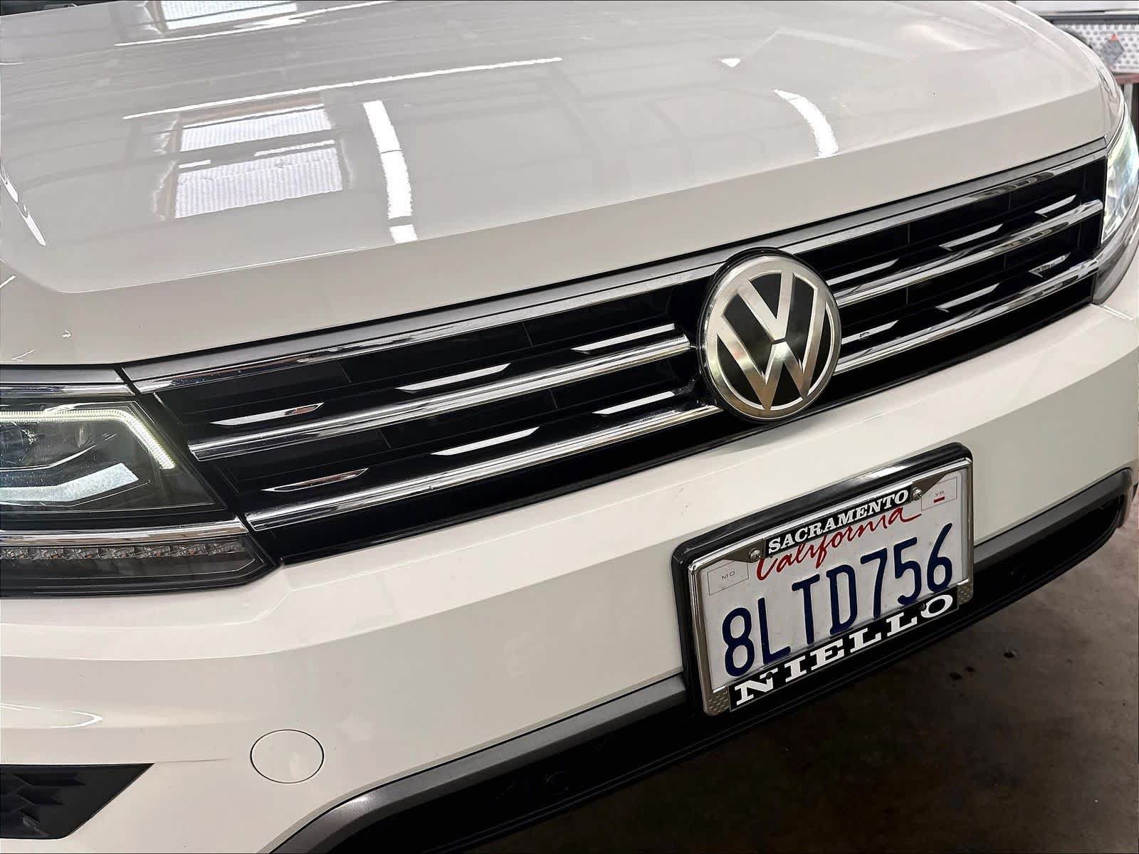 Used 2018 Volkswagen Tiguan SEL Premium AWD/4WD image 36
