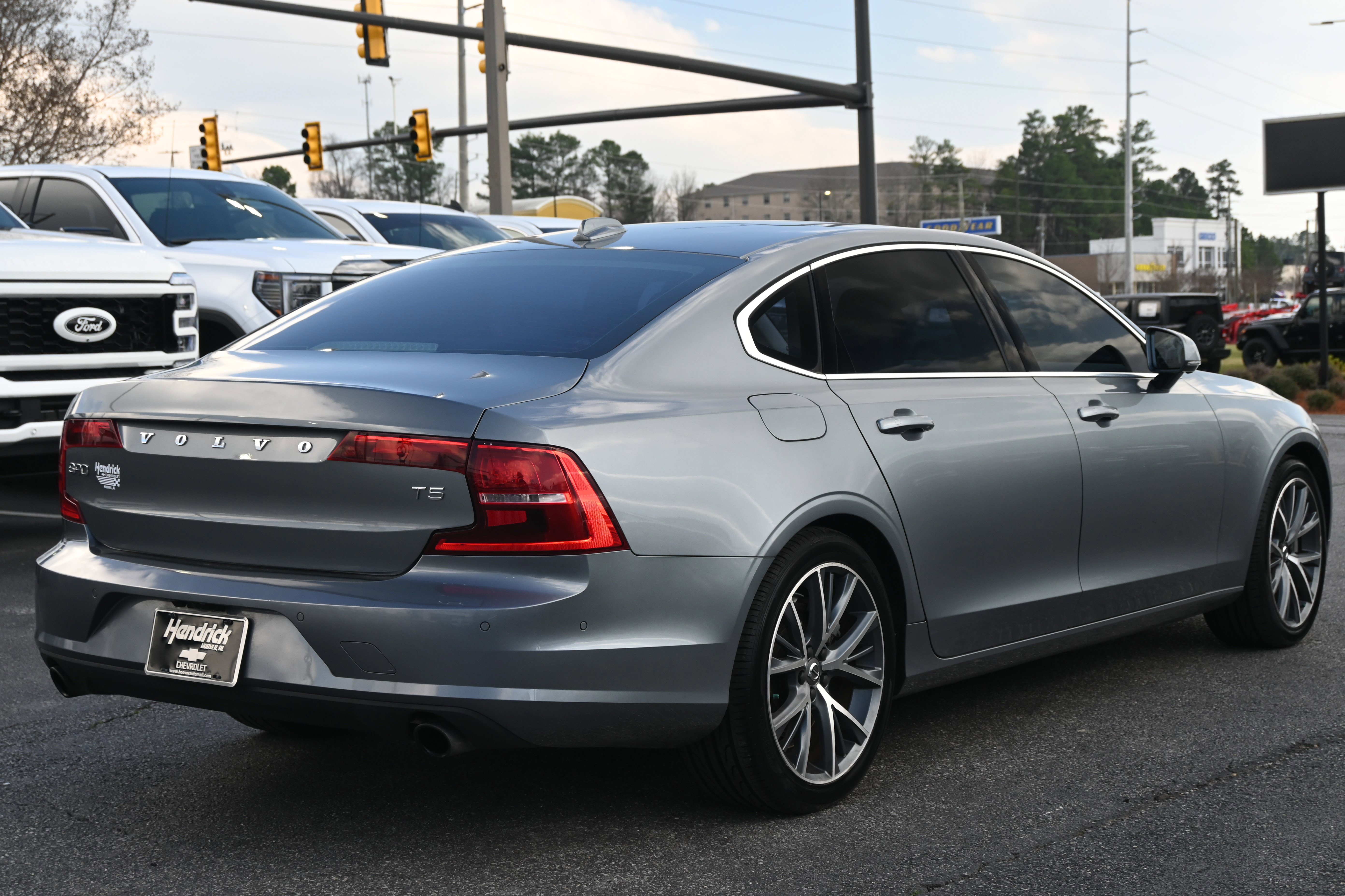 Used 2018 Volvo S90 T5 Momentum image 16
