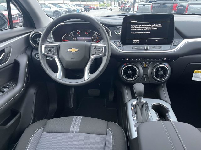 New 2026 Chevrolet Blazer LT w/ Midnight/Sport Edition FWD image 6