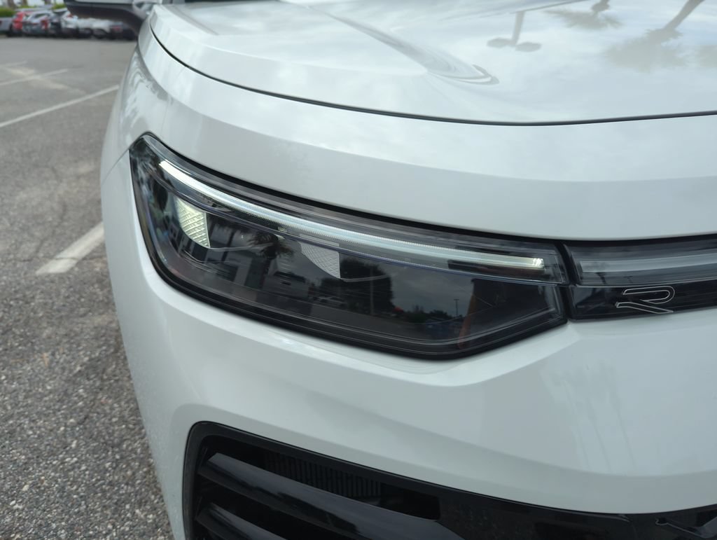 New 2026 Volkswagen Tiguan SEL R-Line AWD/4WD image 17