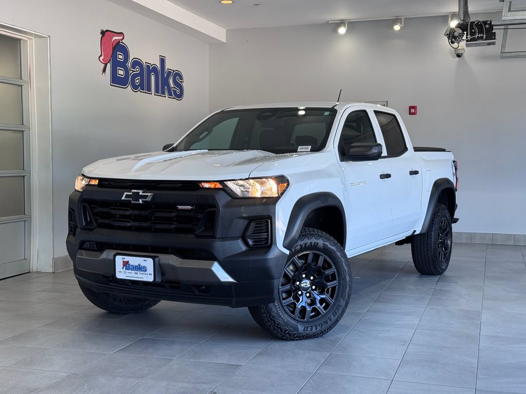 Certified 2024 Chevrolet Colorado Trail Boss w/ Advanced Trailering Package AWD/4WD image 2