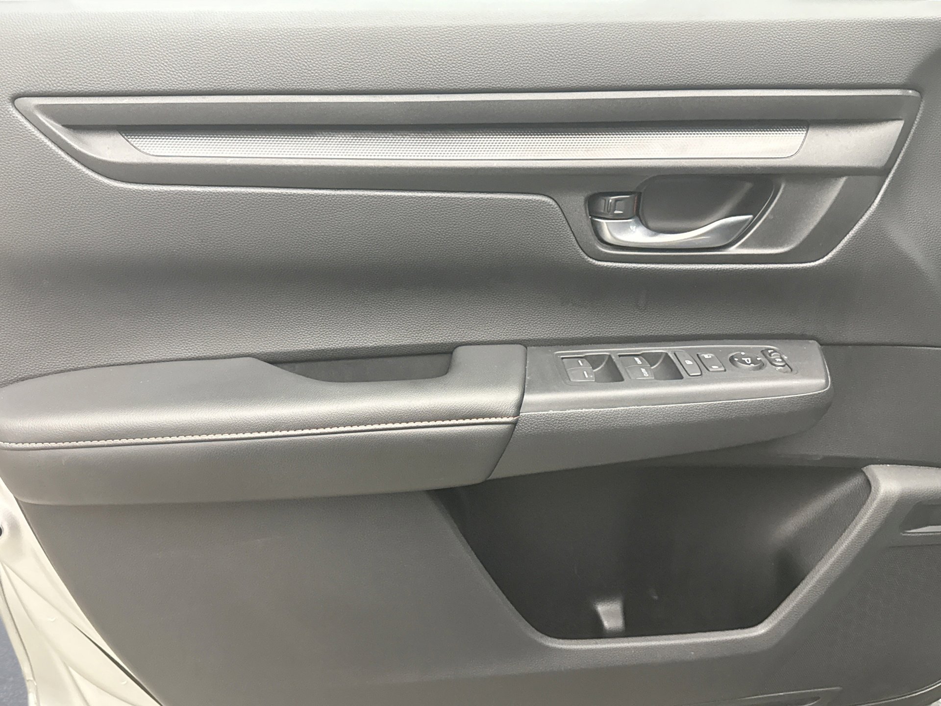 Used 2025 Honda CR-V Sport image 9