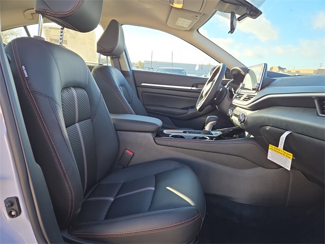 New 2025 Nissan Altima 2.5 SR image 15
