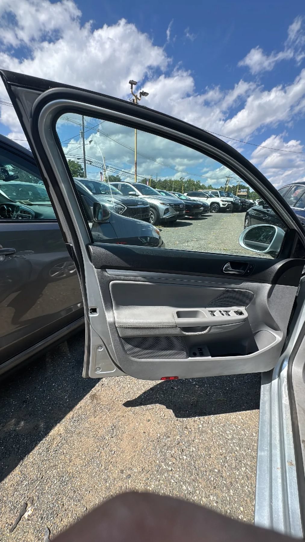 Used 2009 Volkswagen Jetta SEL FWD image 9
