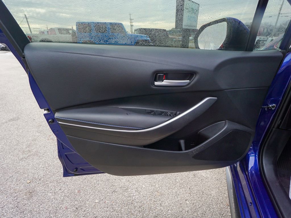 Used 2022 Toyota Corolla SE w/ SE Premium Package image 15