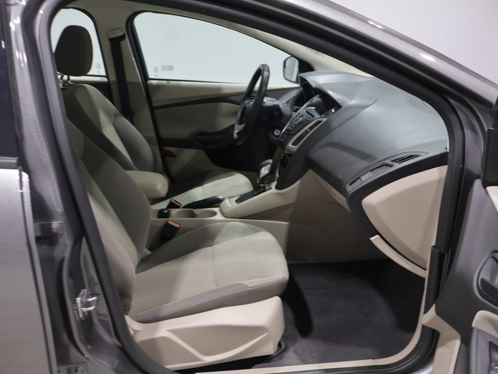 Used 2012 Ford Focus SE FWD image 26