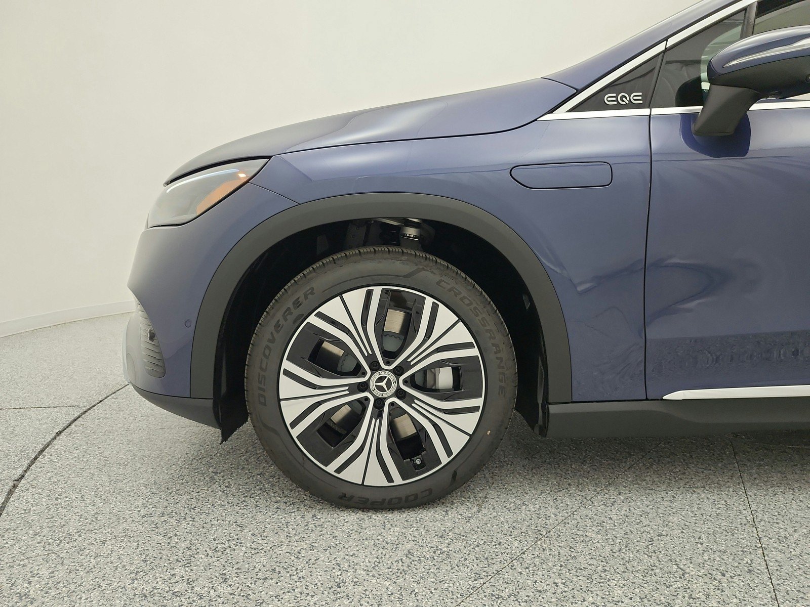 New 2027 Mercedes-Benz EQE 320+ SUV image 12