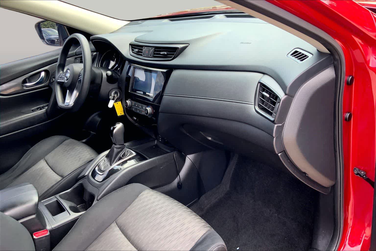 Used 2017 Nissan Rogue S AWD/4WD image 19