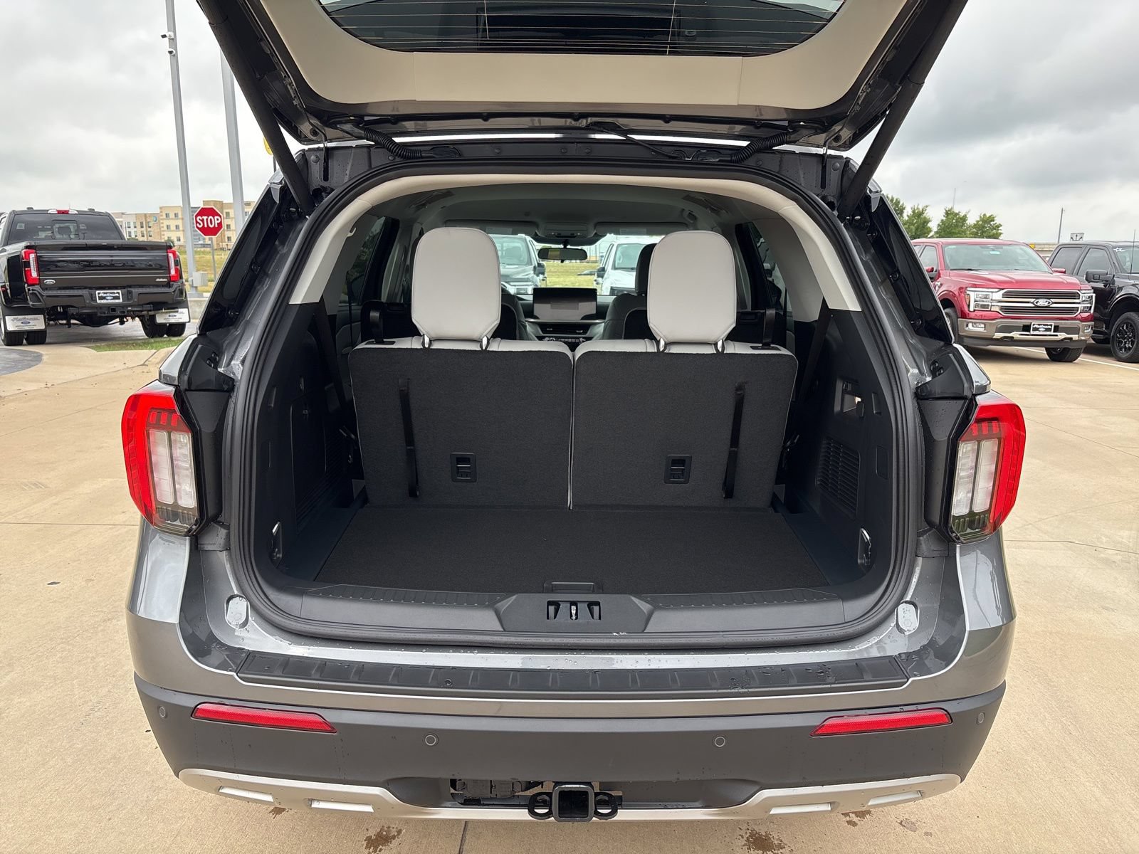 New 2026 Ford Explorer Active w/ Active Comfort Package RWD image 5