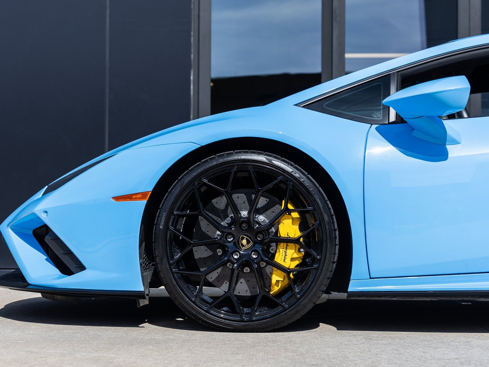 Used 2023 Lamborghini Huracan EVO image 11