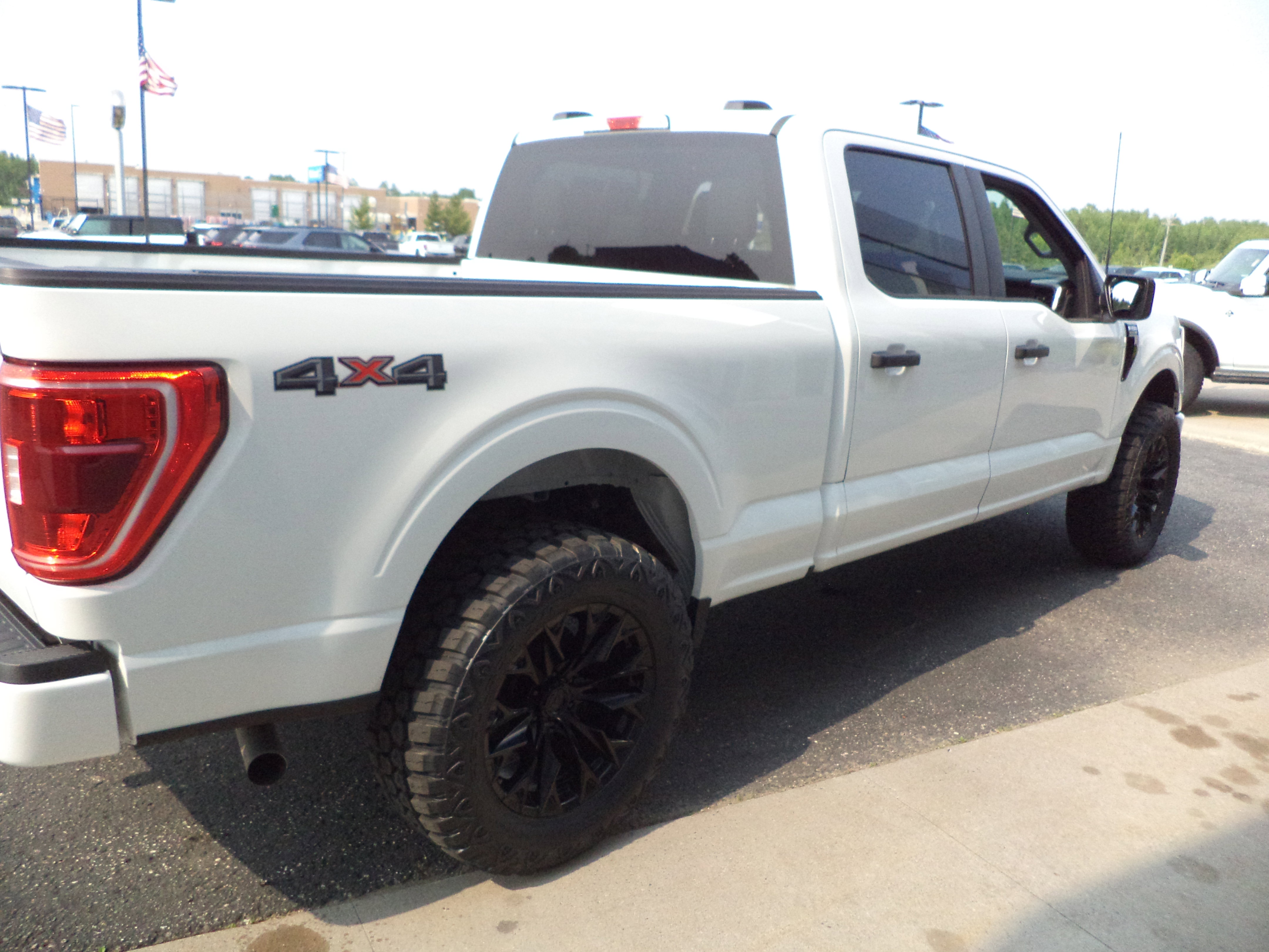 Used 2023 Ford F150 XLT w/ Trailer Tow Package image 6