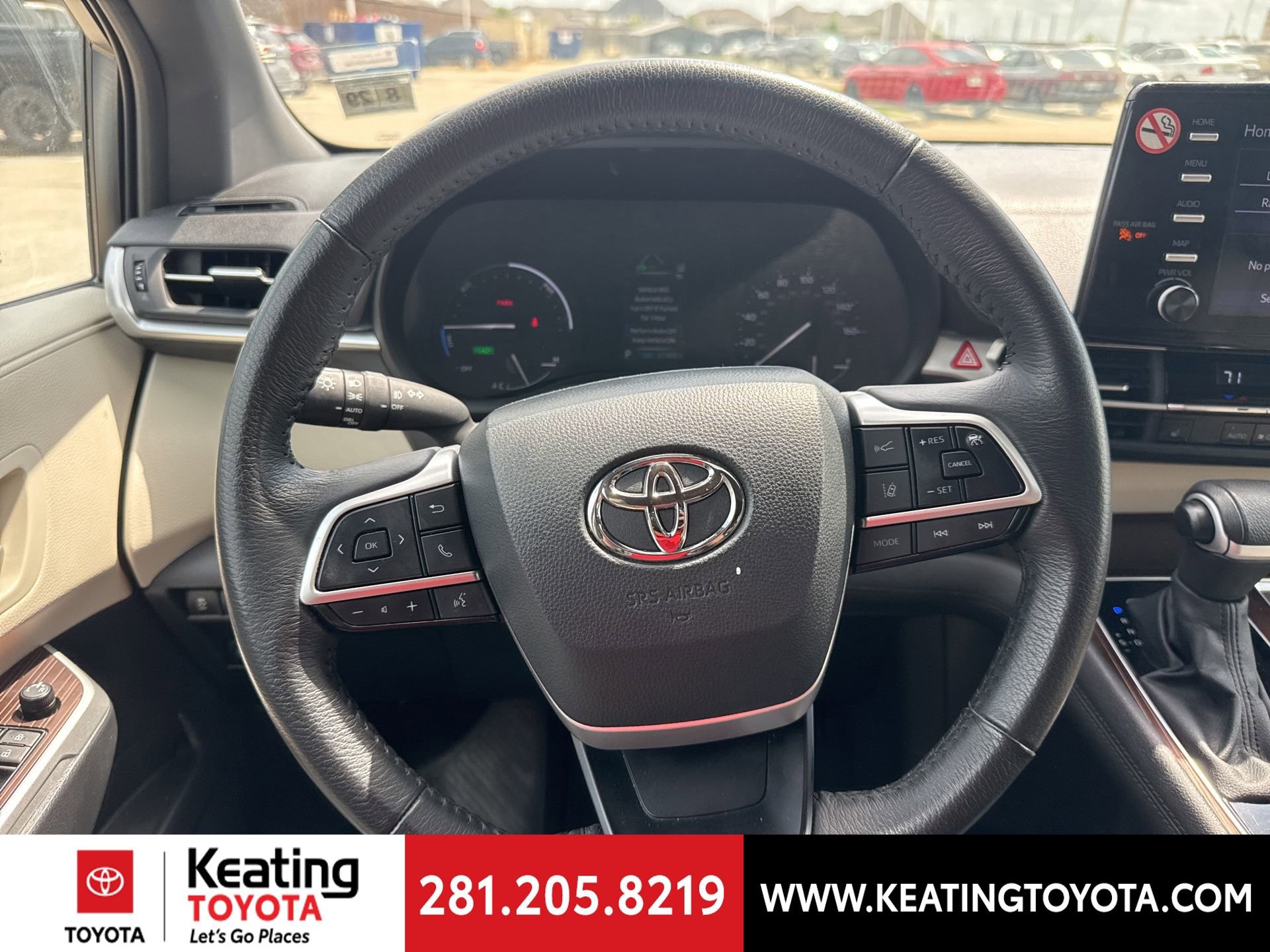 Used 2024 Toyota Sienna XLE image 16