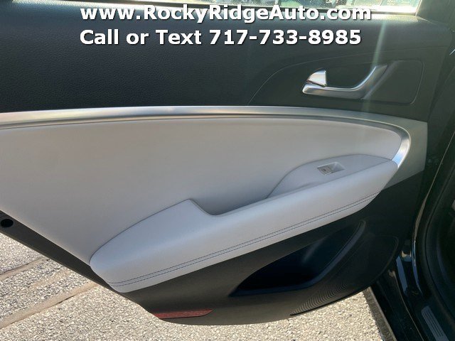 Used 2023 Genesis G70 2.0T image 20