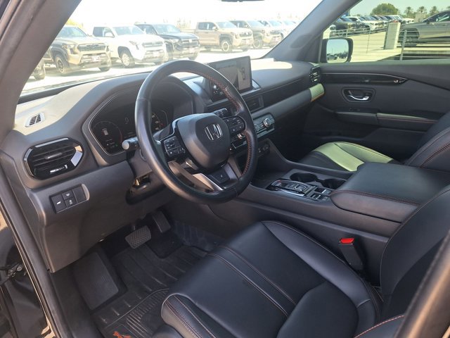 Used 2023 Honda Pilot TrailSport image 9