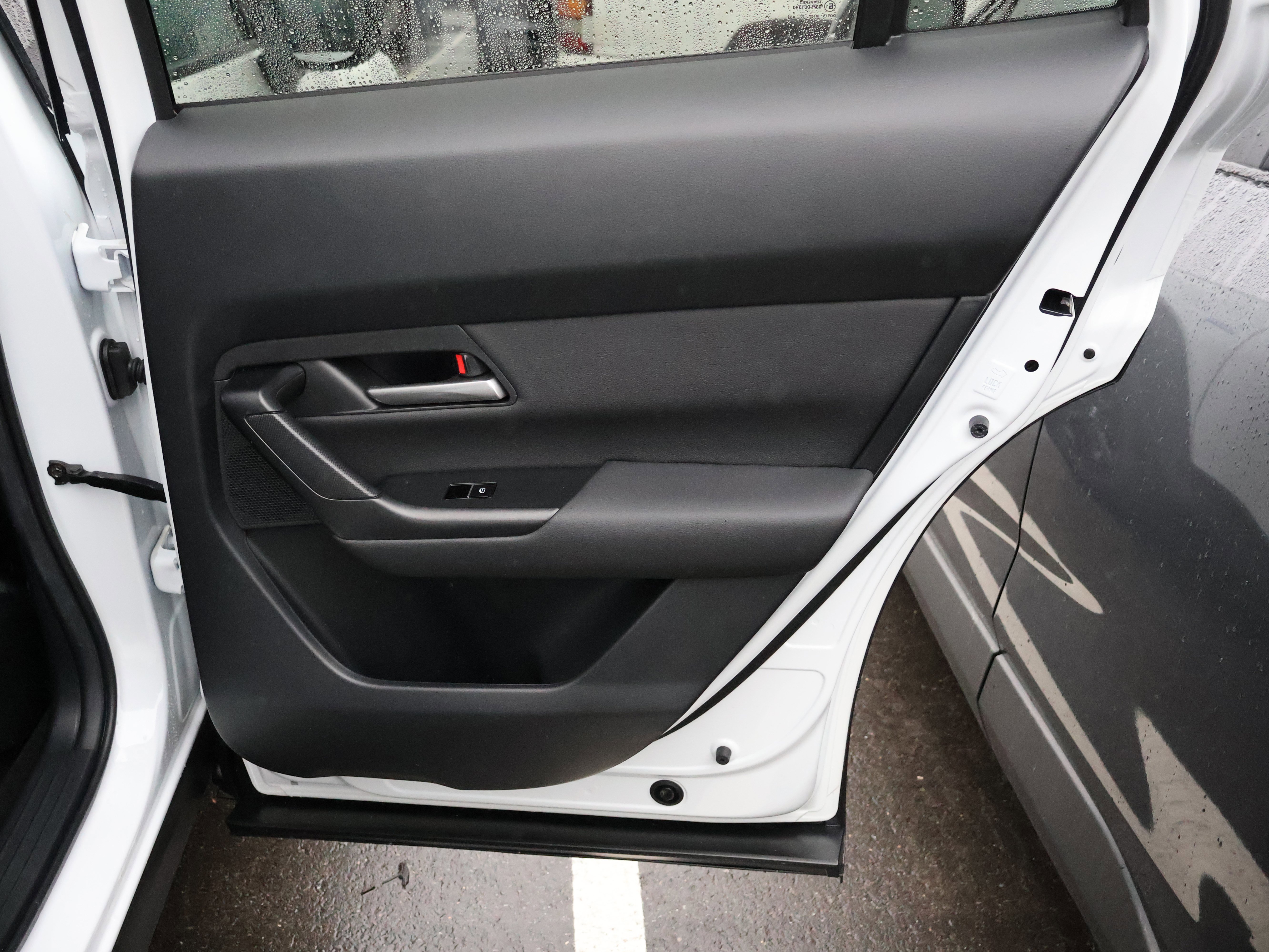 Certified 2025 MAZDA CX-50 AWD 2.5 Hybrid w/ Premium Pkg image 10