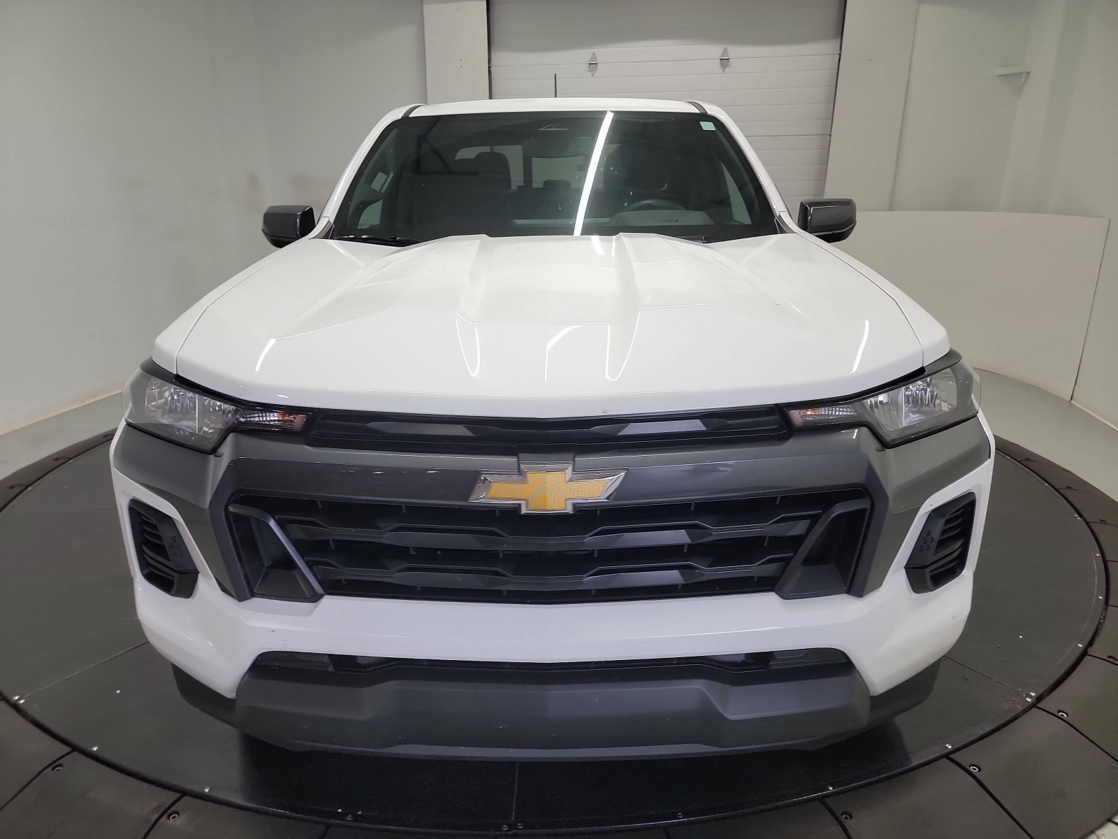 Used 2026 Chevrolet Colorado LT w/ Advanced Trailering Package AWD/4WD image 2