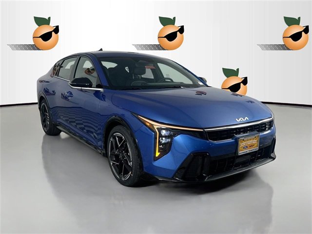Certified 2025 Kia K4 GT-Line image 1