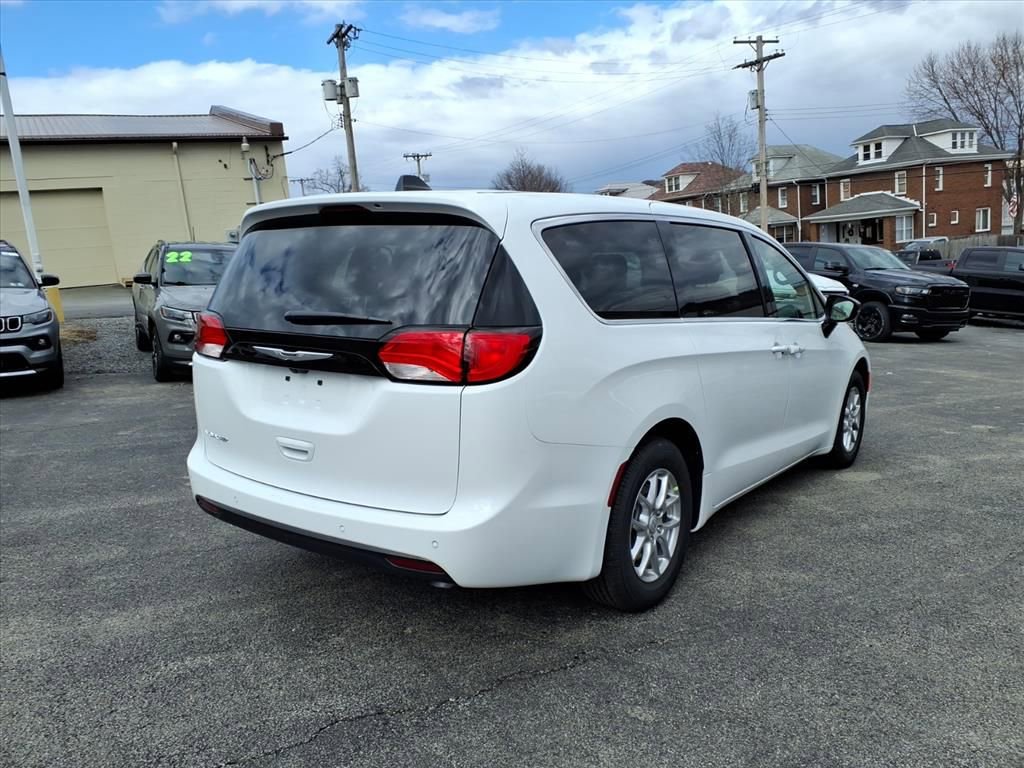 New 2026 Chrysler Voyager LX FWD image 7