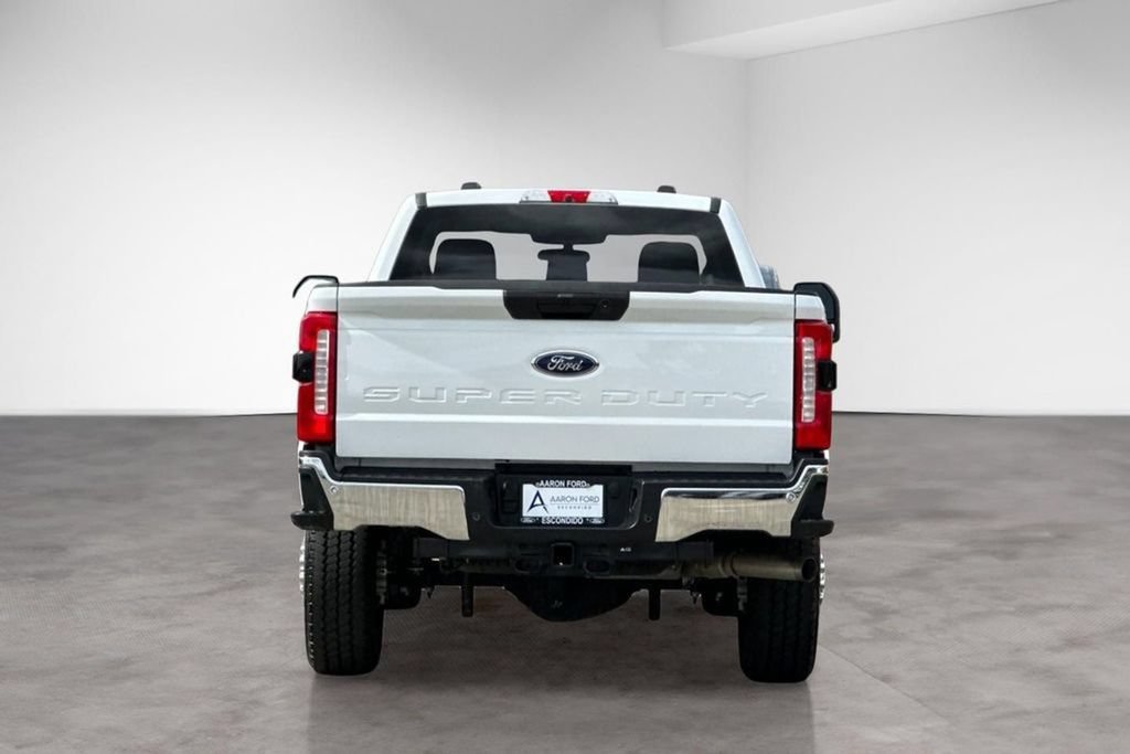 Used 2025 Ford F350 XLT w/ 360-Degree Camera Package AWD/4WD image 4
