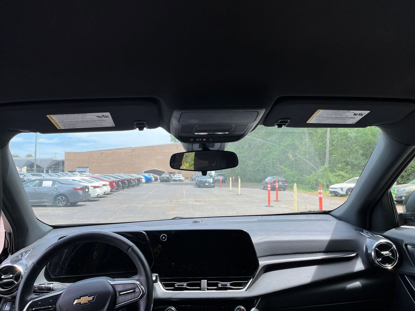 Used 2025 Chevrolet Equinox LT FWD image 33