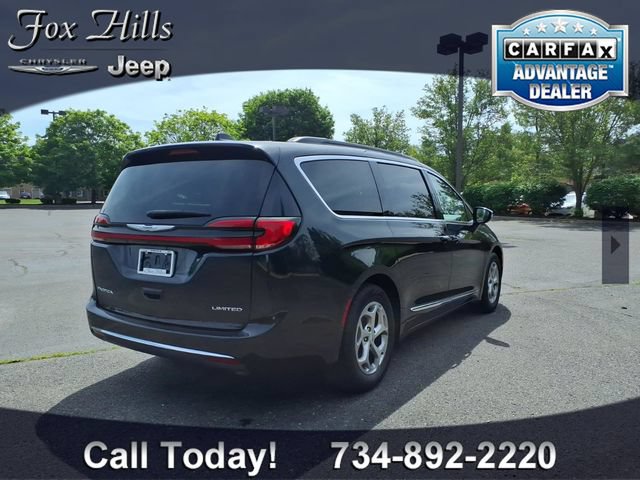 Used 2023 Chrysler Pacifica Limited FWD image 9
