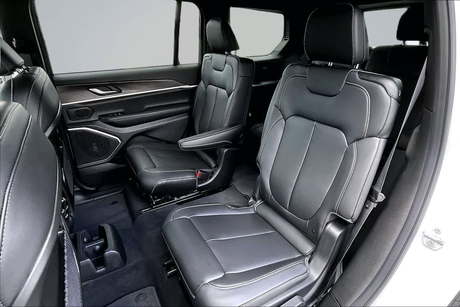 New 2026 Jeep Grand Cherokee L Limited AWD/4WD image 13