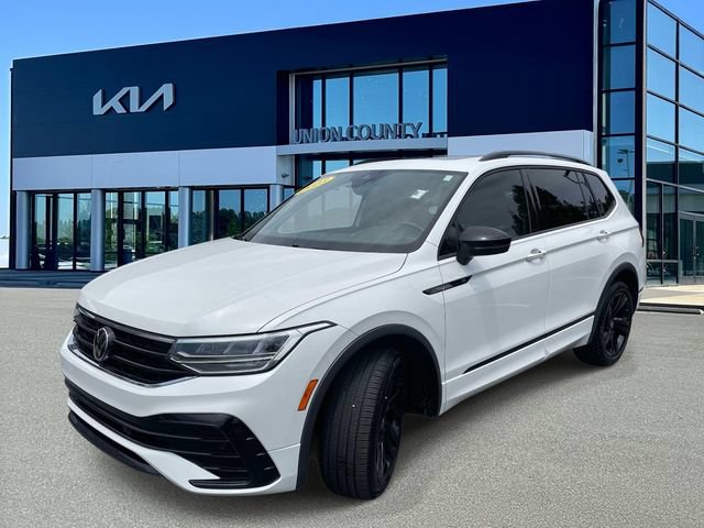 Used 2023 Volkswagen Tiguan SE R-Line FWD image 3