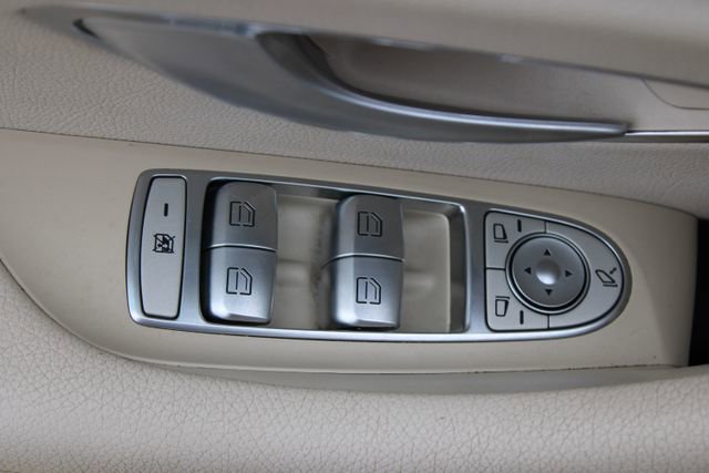 Used 2017 Mercedes-Benz E 300 image 11