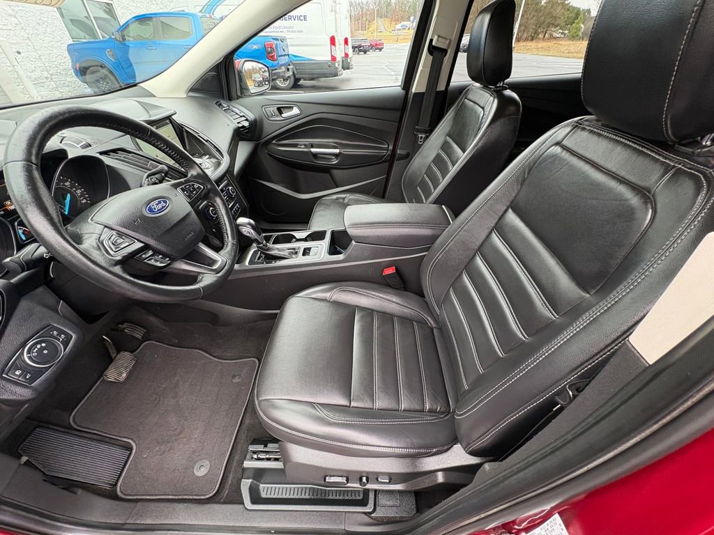 Certified 2019 Ford Escape Titanium w/ U9j03 - Titanium Tow Package AWD/4WD image 13