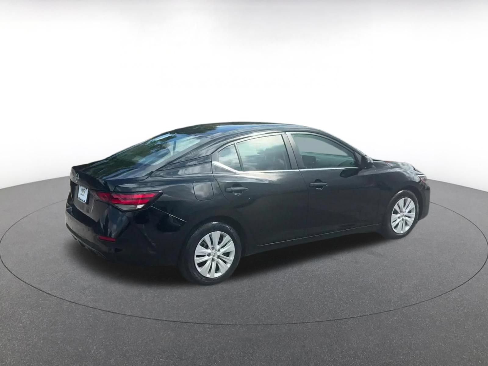 Used 2025 Nissan Sentra S FWD image 14