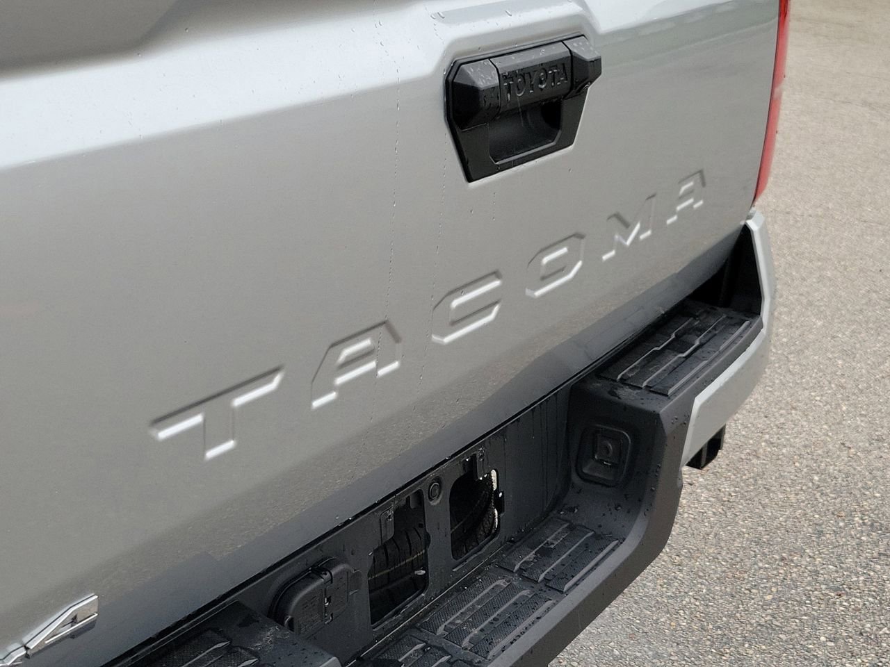 Used 2025 Toyota Tacoma SR5 image 6