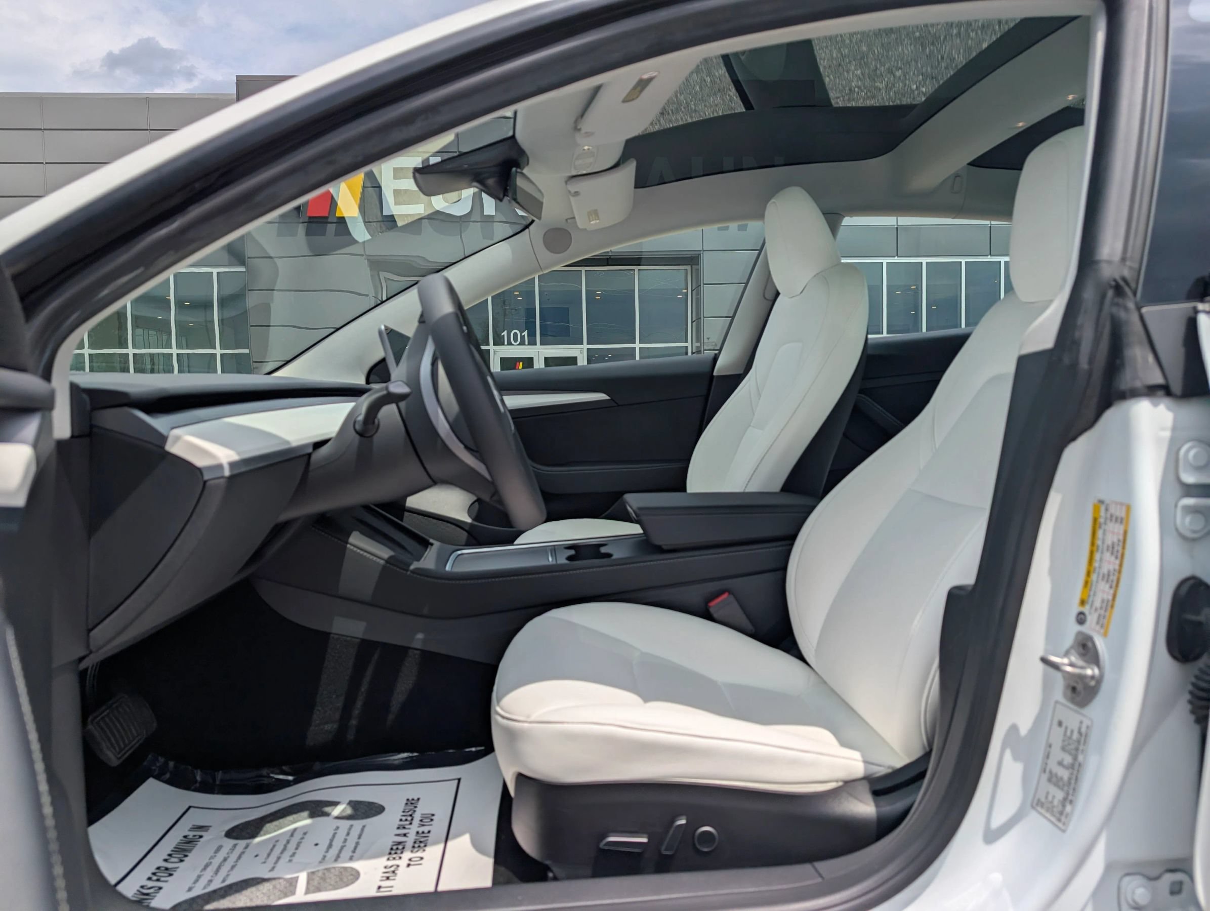 Used 2023 Tesla Model 3 Standard Range RWD image 7