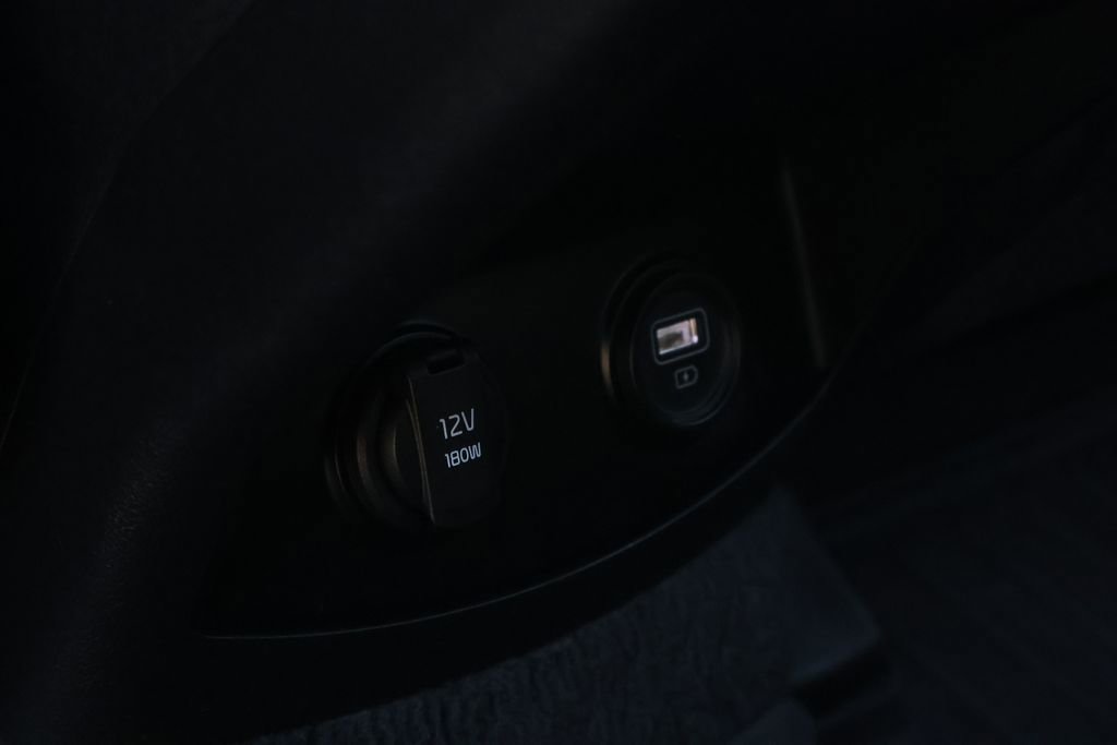 Used 2022 Kia Sorento LX image 42
