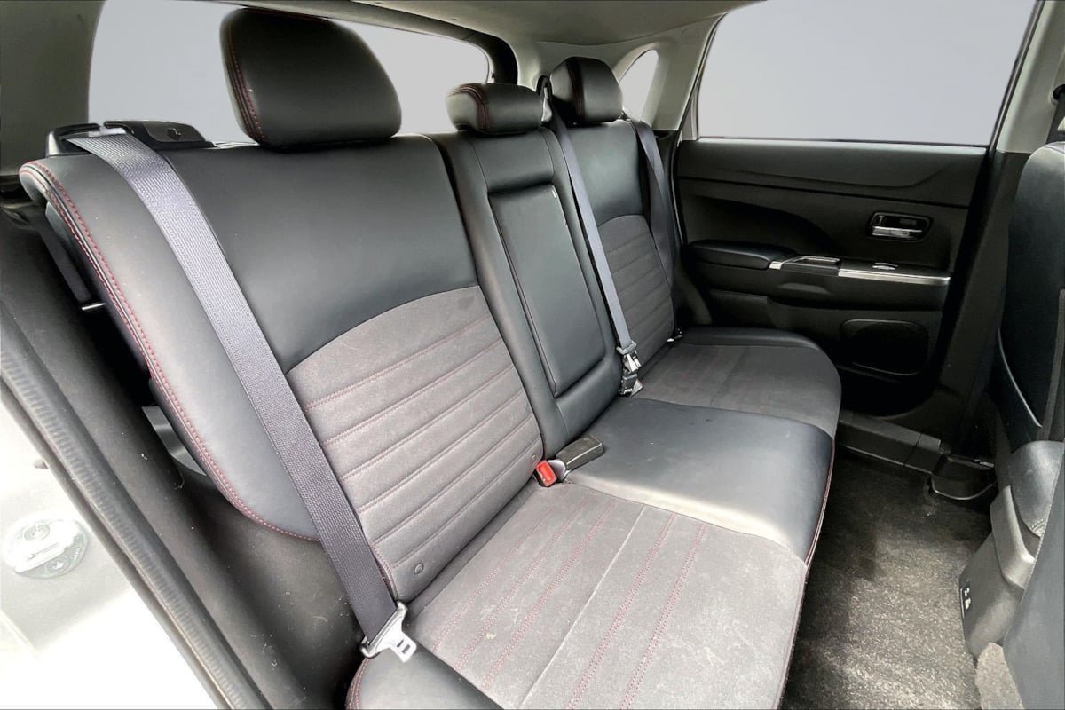 Used 2024 Mitsubishi Outlander Sport SE AWD/4WD image 27