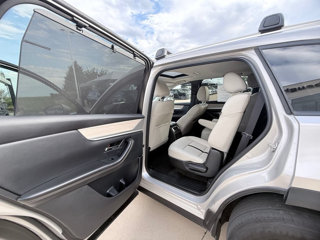 Used 2025 MAZDA CX-90 Plug-In Hybrid w/ Preferred AWD/4WD image 31