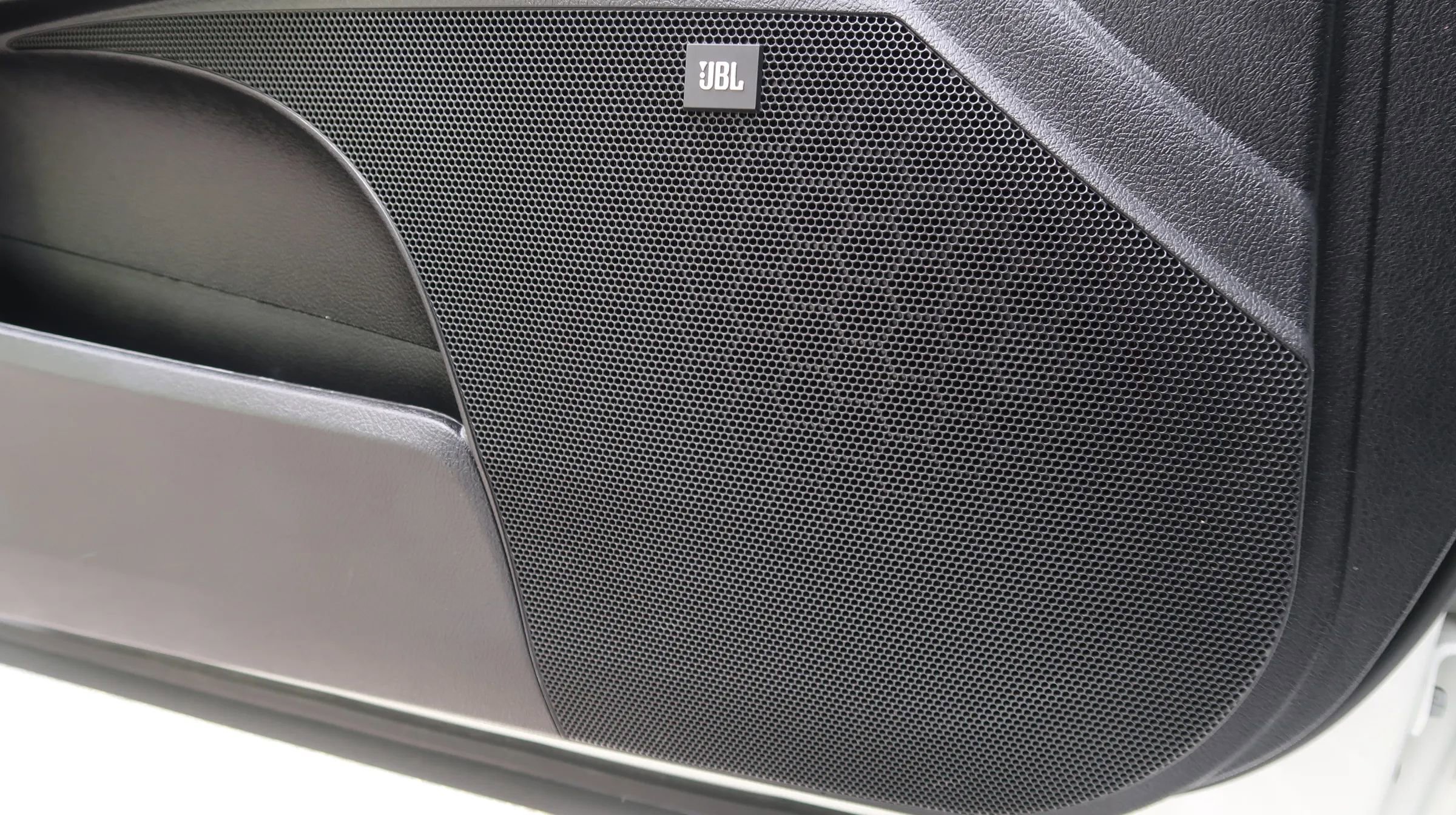 Used 2018 Toyota Avalon Limited w/ All Weather Liner Package FWD image 30