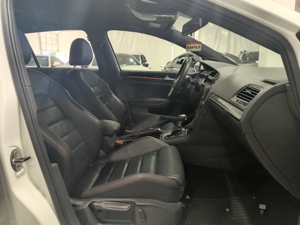 Used 2016 Volkswagen GTI SE w/ Lighting Package (SEL) FWD image 12