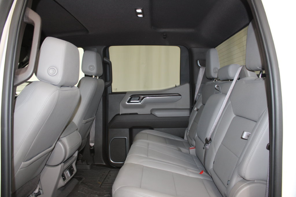 Used 2022 GMC Sierra 1500 SLT AWD/4WD image 34