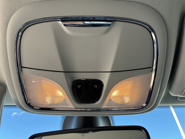 Used 2019 Jeep Cherokee Limited image 30