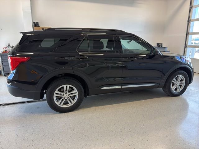 Used 2023 Ford Explorer XLT w/ Equipment Group 202A AWD/4WD image 9