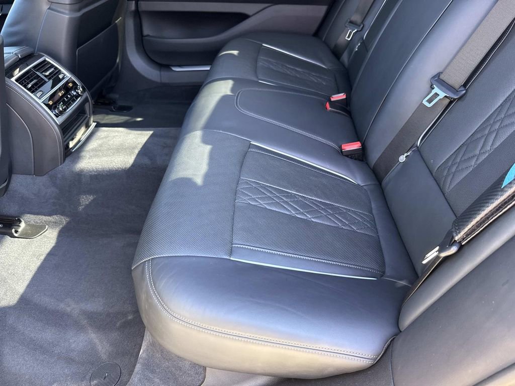 Used 2022 BMW 750i xDrive w/ Executive Package image 16