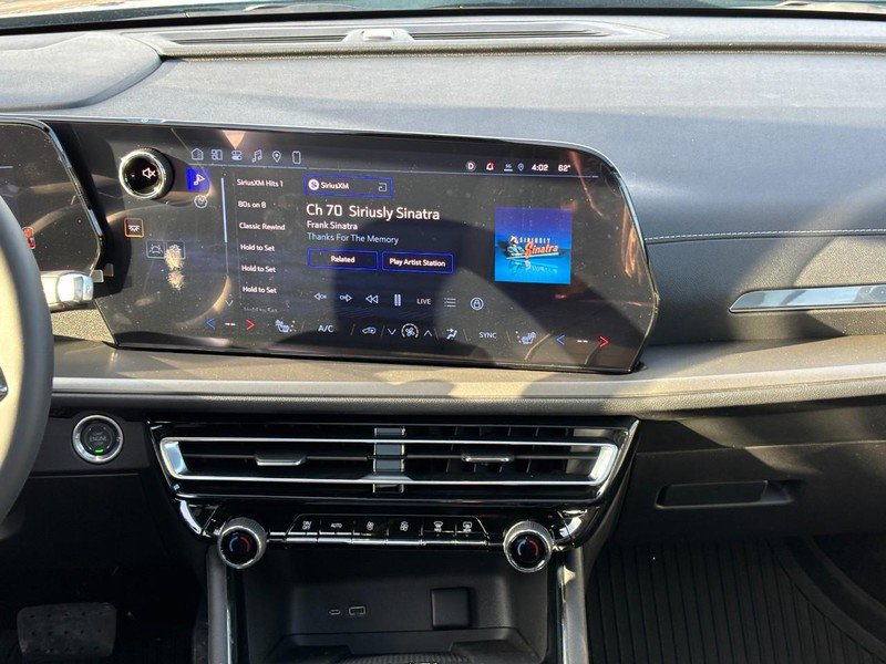 New 2026 Chevrolet Traverse LT w/ Sun and Wheel Package image 9