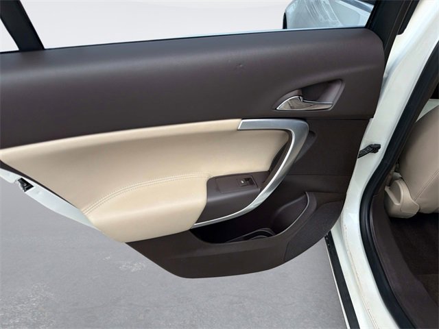 Used 2013 Buick Regal Leather image 13