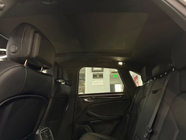 Used 2025 Porsche Macan image 14
